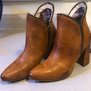 WOMENS boots